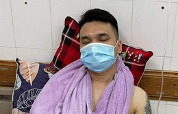 Khắc Việt gặp chấn thương nặng, phẫu thuật cổ tay