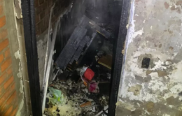 Cháy nhà trong đêm, gia đình 5 người thoát nạn