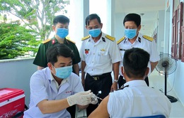 1.300 quân nhân Vùng 5 Hải quân đã được tiêm vaccine COVID-19