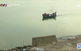 Ấn Độ cấp tiền để dân không thả sông thi thể COVID-19
