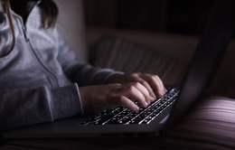 Học sinh Anh đối mặt với vấn nạn quấy rối tình dục trực tuyến
