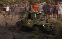 Lễ hội đua xe địa hình "tắm bùn" tại Hungary