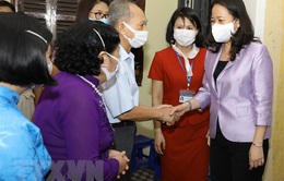 Phó Chủ tịch nước Võ Thị Ánh Xuân thăm các gia đình tiêu biểu ở Hà Nội