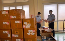 "Đột kích" cơ sở kinh doanh thuốc lá điện tử nhập lậu khủng tại Hà Nội