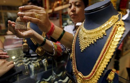 Kiệt quệ vì đại dịch, người Ấn Độ phải bán vàng để trang trải cuộc sống