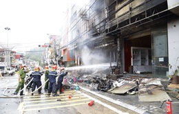 Lào Cai: Cửa hàng gas cháy dữ dội, nhiều bình gas nổ như bom