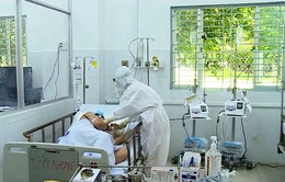 Nỗ lực cứu chữa bệnh nhân COVID-19 nặng ở Đồng bằng sông Cửu Long
