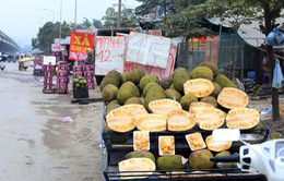 Ùn tắc cửa khẩu, mít, sầu riêng... "đổ bộ" đường phố Hà Nội