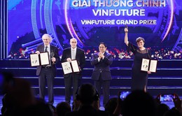 Ba nhà khoa học với công nghệ vaccine mRNA giành giải thưởng VinFuture trị giá 3 triệu USD