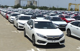 Xe ô tô nhập khẩu giảm mạnh trong tháng giáp Tết