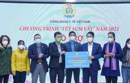 Hỗ trợ 395 triệu đồng cho y bác sĩ Bệnh viện Tuệ Tĩnh bị nợ lương kéo dài