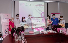 Thẩm mỹ Thu Cúc trao tặng tóc cho bệnh nhân ung thư tại Bệnh viện Ung bướu Đà Nẵng