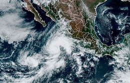 Bão Orlene mạnh lên thành bão cấp 3 khi di chuyển về phía Tây Mexico