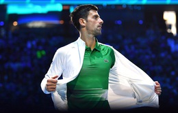 Novak Djokovic nhọc nhằn vượt qua bán kết ATP Finals