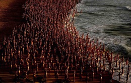 2.500 tình nguyện viên tham gia chụp ảnh khỏa thân trên bãi biển Bondi