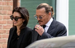 Johnny Depp không còn hẹn hò với luật sư Joelle Rich