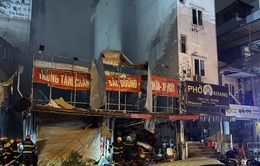Vụ cháy nổ cửa hàng xe máy ở Hà Nội là do nổ bình gas khi ăn lẩu