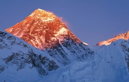 Sông băng cao nhất trên đỉnh Everest "thất thoát" lượng băng mất 2.000 năm để hình thành