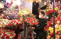 Các hàng hoa tại Hà Nội sẵn sàng cho ngày Lễ tình nhân