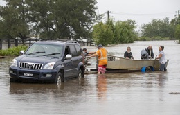 Một người tử vong, 10 người mất tích do lũ lụt ở Australia