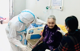 Cụ bà 112 tuổi được chữa khỏi COVID-19