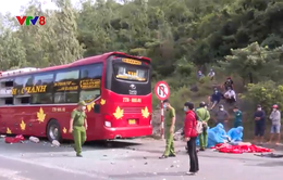 Phú Yên: Xe khách đâm đuôi xe đầu kéo, 1 người thiệt mạng