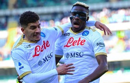 Napoli giành chiến thắng trên sân của Verona