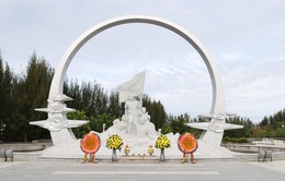 Tưởng niệm các chiến sĩ hi sinh ở đảo Gạc Ma