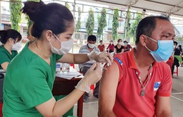 Hơn 253.000 liều vaccine phòng COVID-19 được tiêm tại 34 địa phương trong ngày 20/8