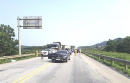 2 vụ tai nạn giao thông liên hoàn trên cao tốc Nội Bài - Lào Cai, 4 người bị thương
