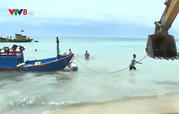 Nam Trung bộ: Dừng trục vớt tàu cá do thời tiết xấu