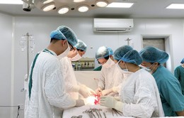 7 giờ phẫu thuật cứu bệnh nhân băng huyết nặng do tự ý phá thai