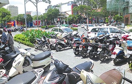 TP Hồ Chí Minh: Bêu tên vỉa hè bị lấn chiếm làm bãi giữ xe