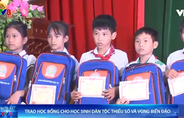 Bình Định: Trao học bổng cho học sinh dân tộc thiểu số và vùng biển đảo