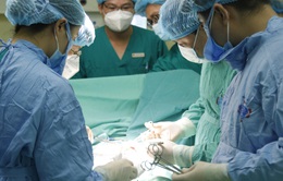 Phẫu thuật lấy thai cho sản phụ mắc ung thư cổ tử cung