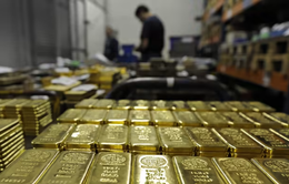 Giá vàng châu Á chạm mức thấp hơn 2 tháng