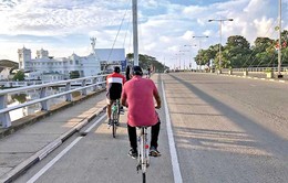 Sri Lanka áp dụng sáng kiến đi xe đạp miễn phí trong bối cảnh thiếu nhiên liệu