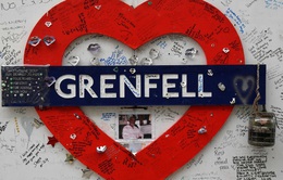 Gần 1.500 trẻ em phải điều trị chấn thương tâm lý do thảm họa cháy Tháp Grenfell ở Anh