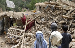 Động đất ở Afghanistan khiến ít nhất 1.000 người tử vong, nhiều người mắc kẹt trong đống đổ nát