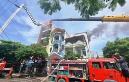 Hà Nam: Nỗ lực giải cứu 5 người mắc kẹt trong đám cháy