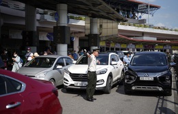 Hạn chế phương tiện cá nhân lên sân bay Nội Bài