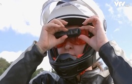 Người khiếm thị đầu tiên được cấp phép lái xe máy ở Australia