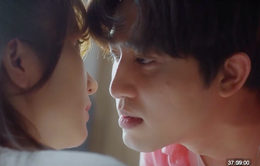 Nụ hôn lãng mạn như phim Hàn của Doãn Quốc Đam và Ngọc Huyền