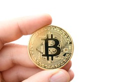 Giá Bitcoin có thể rơi về mốc 10.000 USD