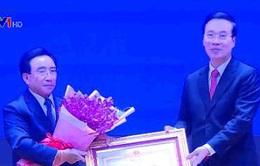 Trao tặng Huân chương Hồ Chí Minh cho lãnh đạo Đảng, Nhà nước Lào