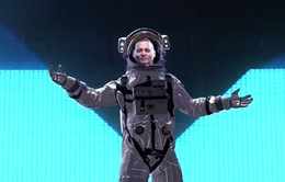 VMAs 2022: Johnny Depp hóa thân thành phi hành gia, xuất hiện bất ngờ trên sân khấu