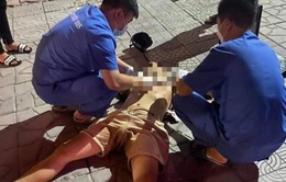 Truy bắt nghi phạm chặn đầu xe máy, đâm gục nam thanh niên trên phố Láng Hạ