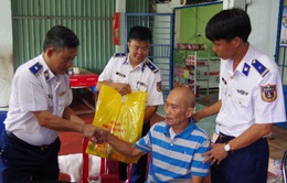 Hải đội 33 đồng hành với ngư dân huyện Côn Đảo