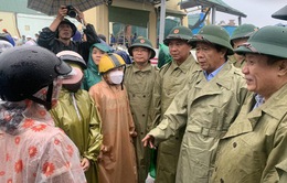 Phó Thủ tướng Lê Văn Thành kiểm tra công tác ứng phó bão tại Quảng Trị