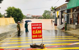 Ảnh hưởng mưa lũ, gần 35.000 học sinh miền núi Hà Tĩnh tạm dừng đến trường